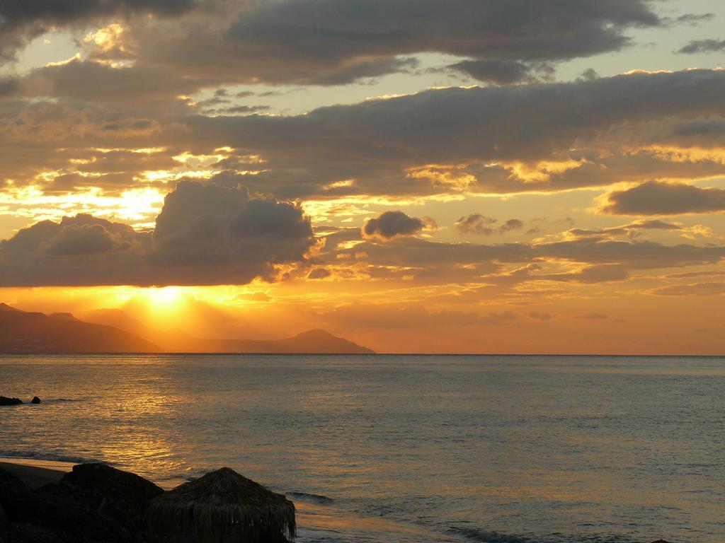 Ierapetra La Luna Blu Ferma Bagian luar foto